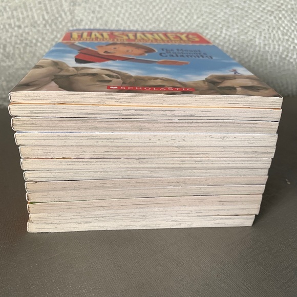 Flat Stanley books, 12 book series - Picture 5 of 8